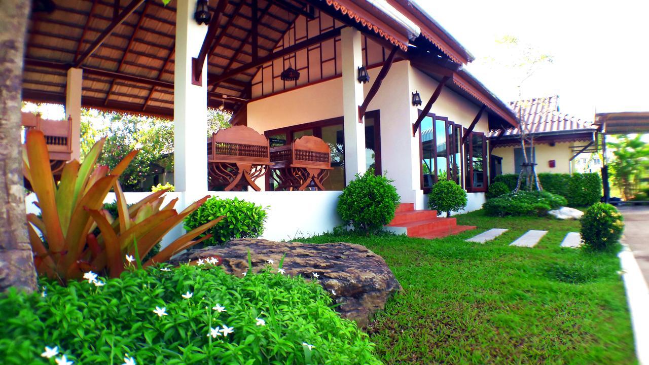 Khum Nakhon Hotel Nakhon Si Thammarat Exterior photo