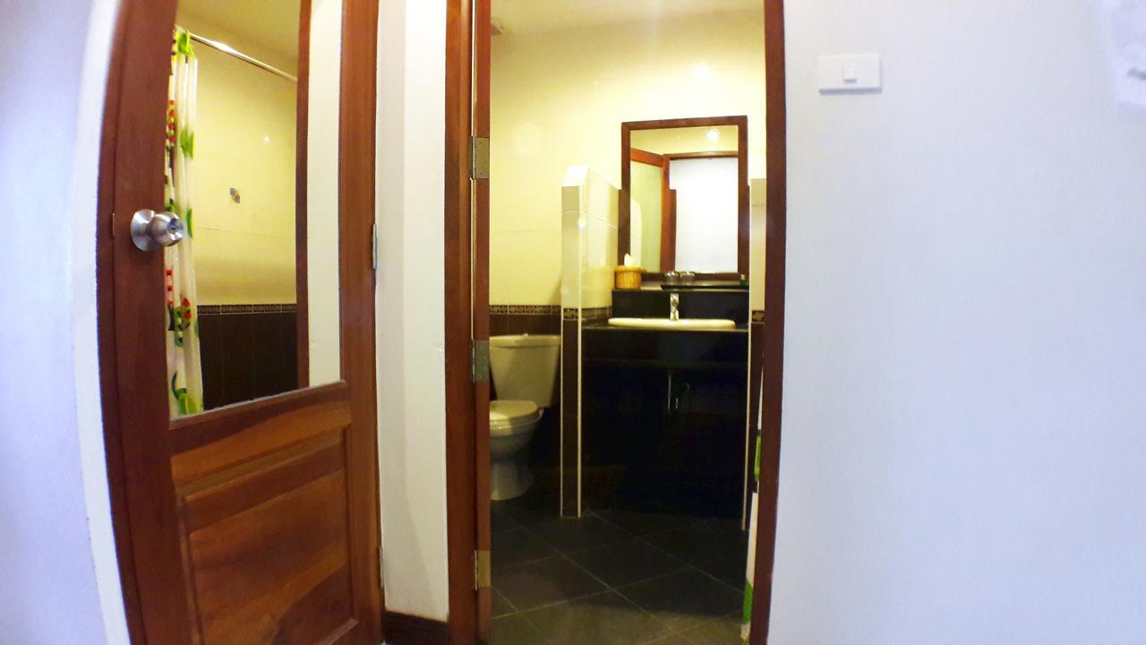 Khum Nakhon Hotel Nakhon Si Thammarat Exterior photo